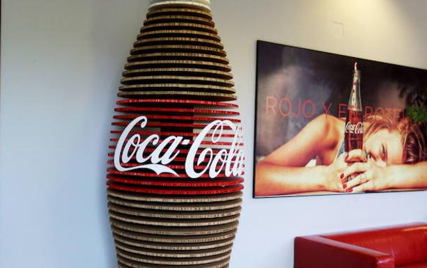 CocaCola lanzará su primera bebida con alcohol  El Correo